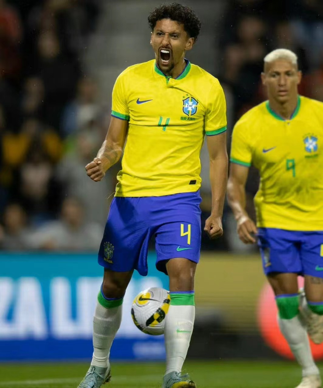 英格兰完胜丹麦，马尔基尼奥斯惊艳世界