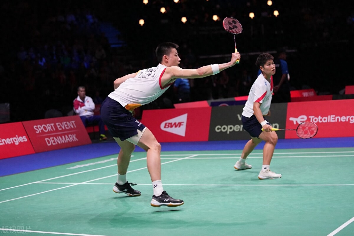 泰国羽毛球队险胜英格兰羽毛球队,辛杜完成帽子戏法 泰国羽毛球队险胜英格兰羽毛球队,辛杜完成帽子戏法