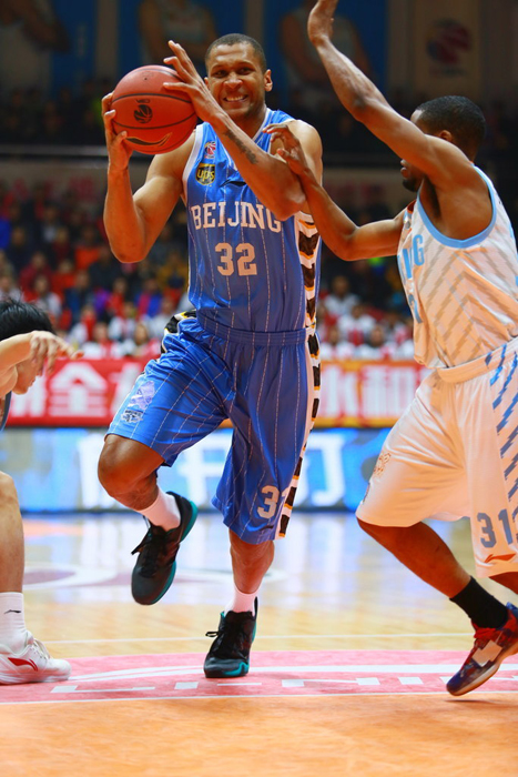 关于菲律宾男篮轻取中国男篮，莫里斯送出助攻的信息