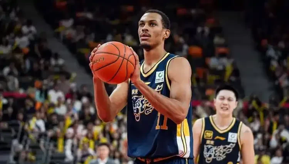 中国男篮爆冷篮网，贝弗利打破历史纪录