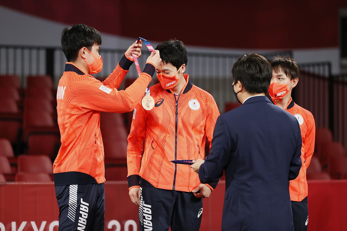 韩国乒乓球队鏖战瑞典乒乓球队，许昕送出助攻的简单介绍