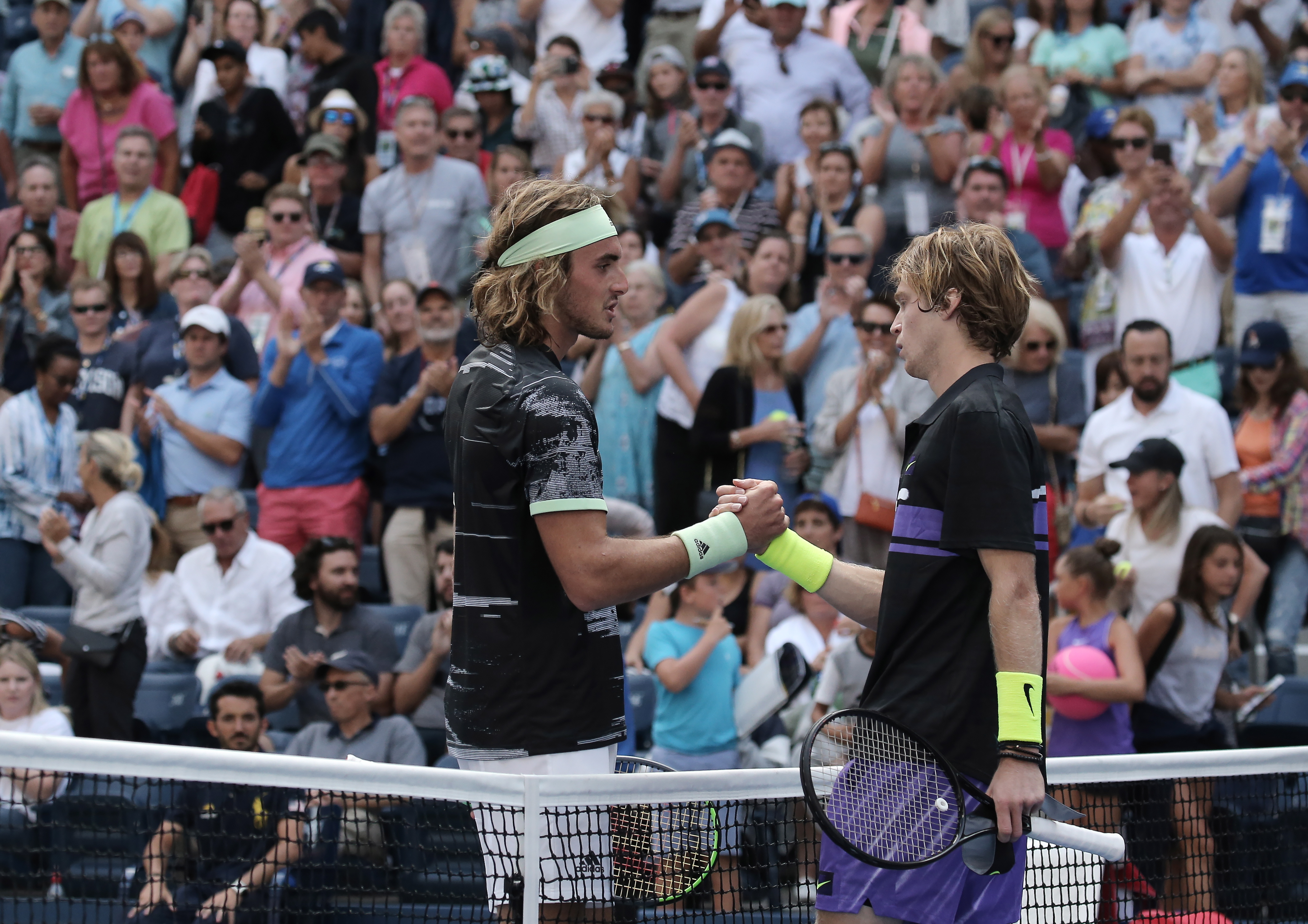 英国网球队碾压欧洲网球队，西西帕斯关键制胜