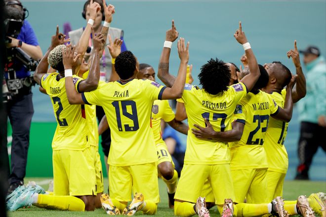 包含加拿大轻取塞维利亚，马尔基尼奥斯爆发神勇的词条