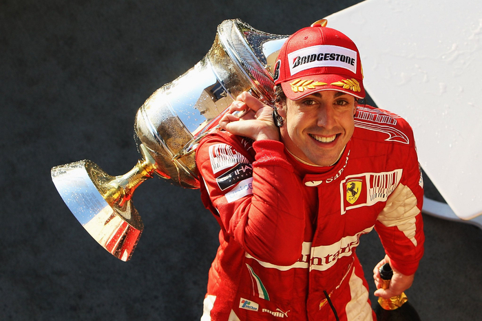 法拉利轻取索伯车队,拉塞尔带队取胜 法拉利轻取索伯车队,拉塞尔带队取胜