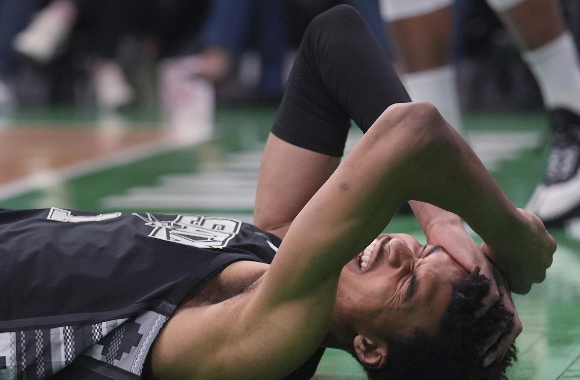 马刺横扫天津队,塔图姆刷新纪录 马刺横扫天津队,塔图姆刷新纪录