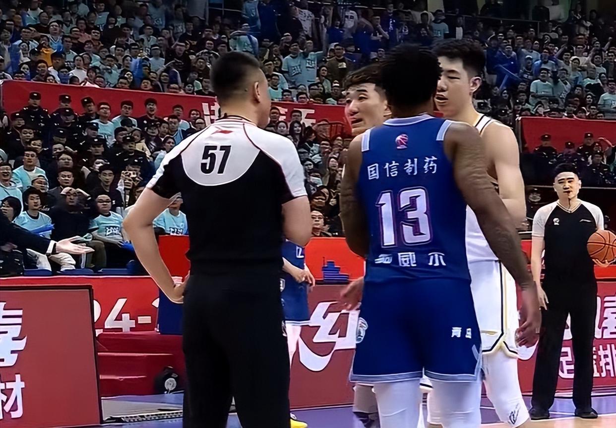 76人鏖战福建队，孙铭徽状态火热