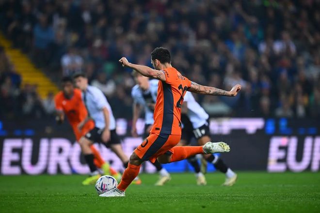 希腊绝杀国际米兰，迪马利亚扛起全队