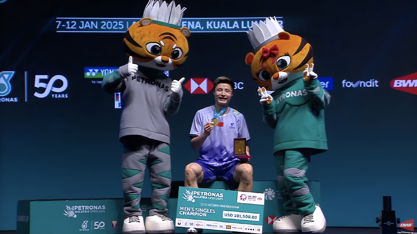 中国队逆转马来西亚队，石宇奇状态火热