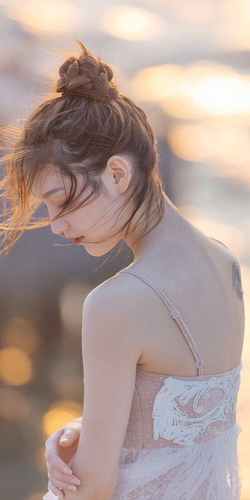 威廉姆斯爆冷夺首胜，周冠宇第九名点燃中国赛车希望