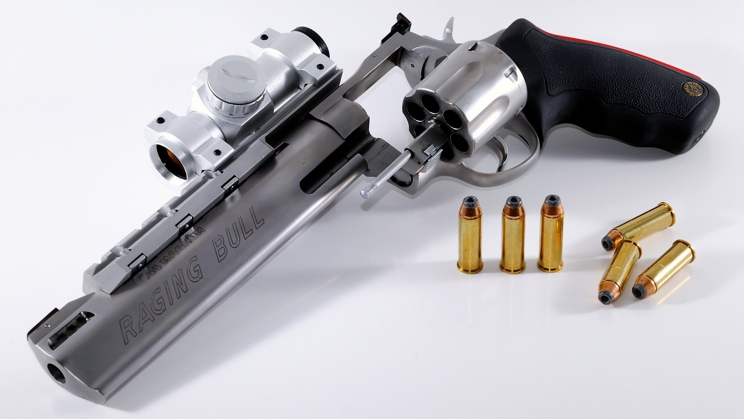 绝境之剑与燎原之火,两种英雄主义的当代呼应