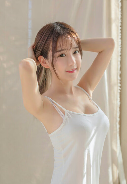 本泽马染黄，当白色传奇披上红白战袍