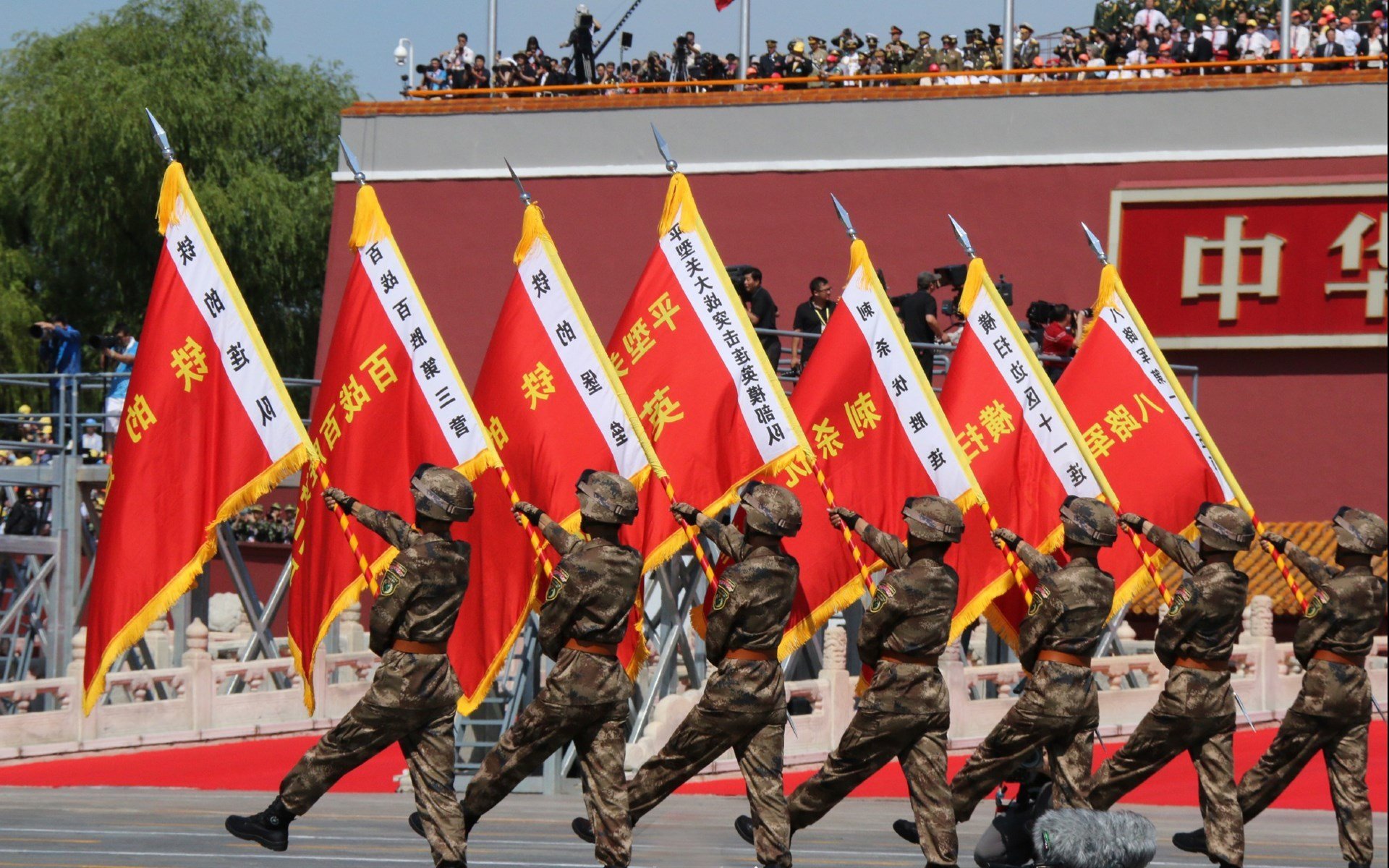 篮球双星闪耀，森林狼狂胜篮网，西亚卡姆欧冠赛场主宰比赛