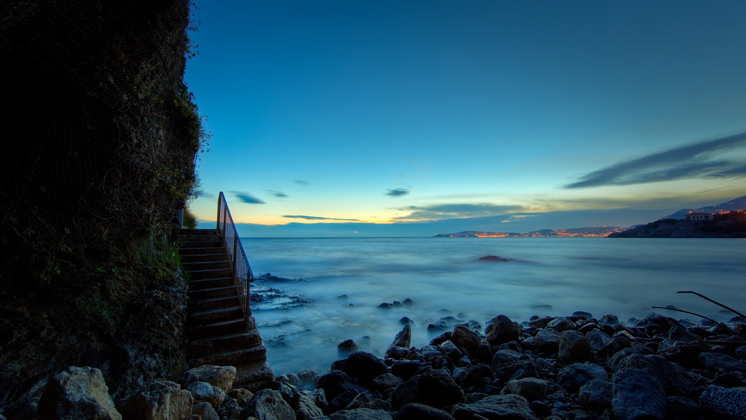 双面战旗，当格纳布里的利刃刺穿奥地利，巴西的阴影笼罩全场